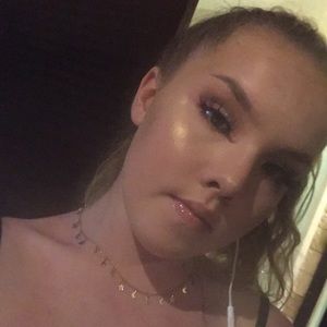 Meet your Posher, Skylar